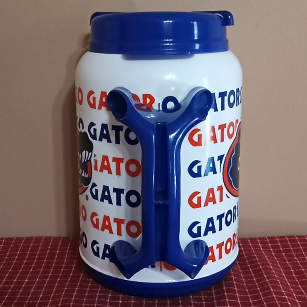 GATORS 64 OZ Mug/Small Cooler. Featuring The University Of Florida Gators. - Picture 5 of 16